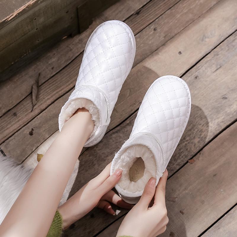Fleece thickened snow boots women's 2025 winter new cold-proof short cotton boots warm Northeast cotton shoes flat short boots
