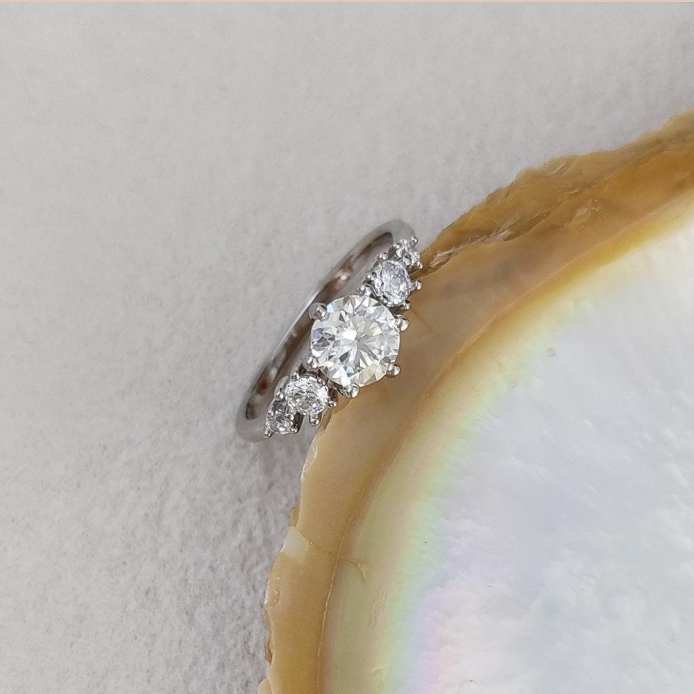 1 Carat Moissanite Classic Six-Claw S925 Silver Ring for Women