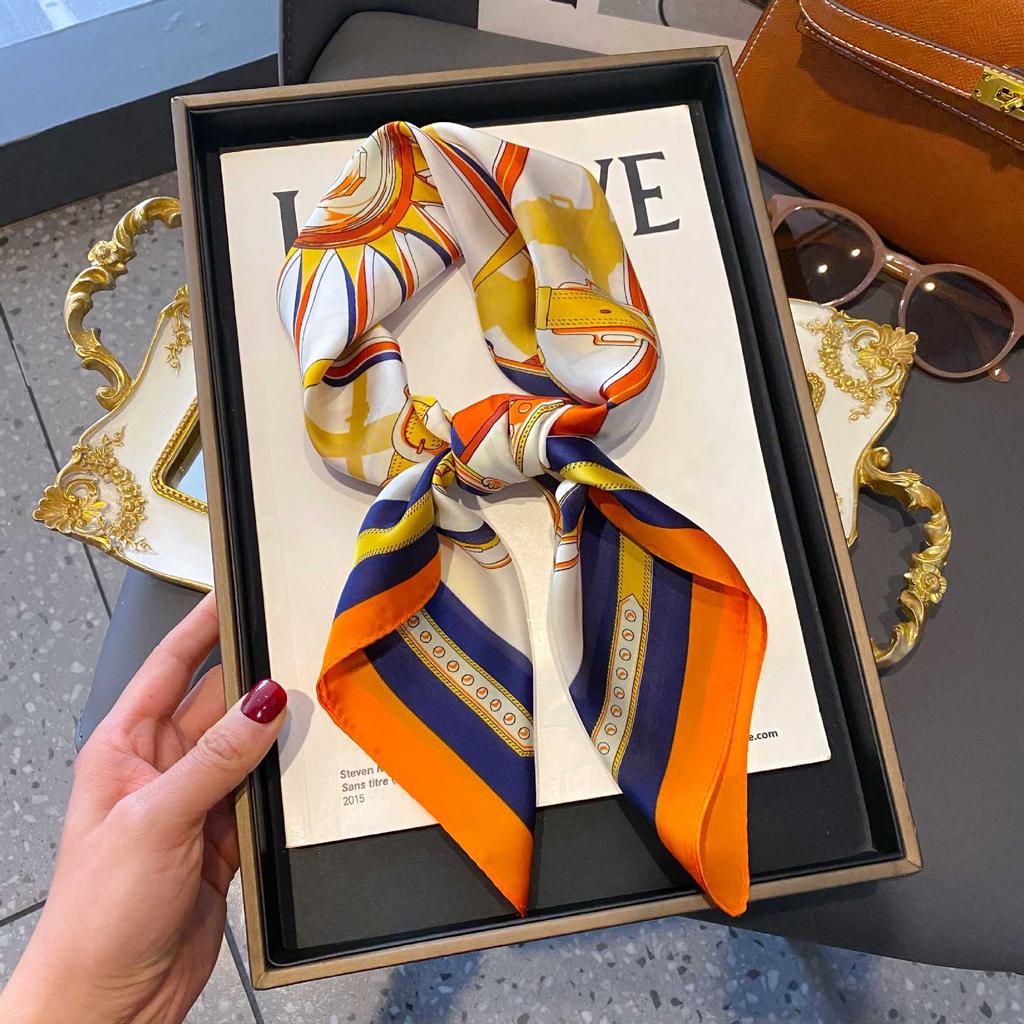 Silk scarf women's neck new scarf with coat 70 small square scarf scarf mother high-end scarf