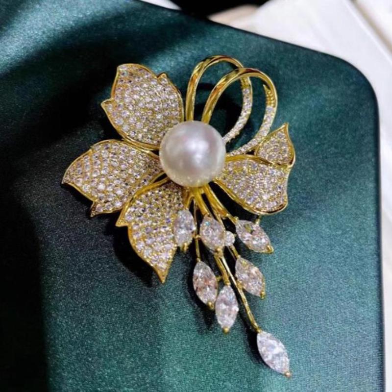 Fashion Rhinestone Flowers Imitation Pearl Brooches For Women Clothing Coat Jewelry Accessries Gifts