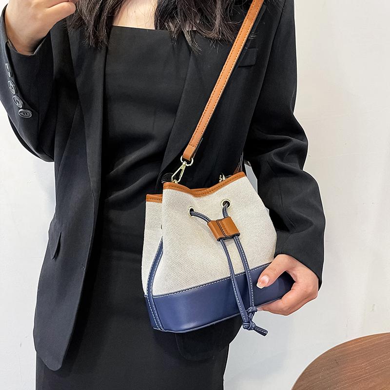 One Shoulder Women's Bag Fashion Messenger Bag Bucket Bag Can Hold the Machine Wallet