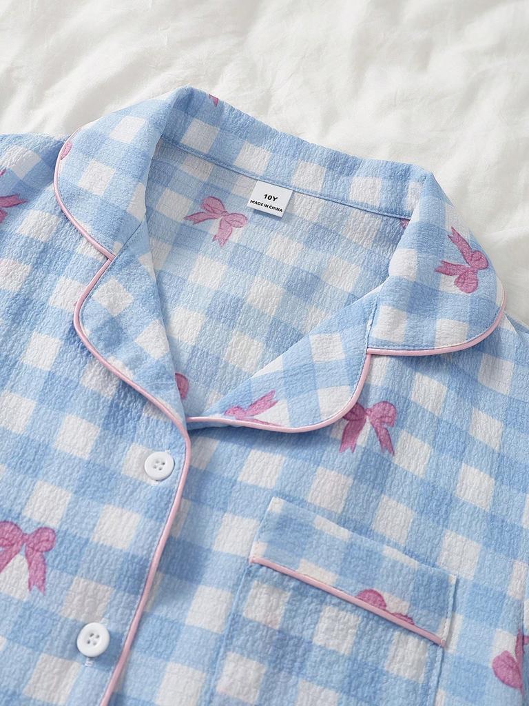 Süßes niedliches kariertes Pyjama-Set für Mädchen, Blau und Weiß, Sommer-Hauskleidung, Schlafanzug 2 Teile, Elegantes weiches atmungsaktives Blasenkrepp-Oberteil mit Schleifendruck und Shorts-Set