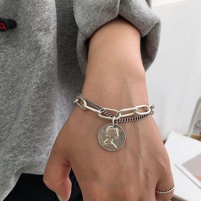 Regali per feste di gioielli con bracciale a strati con ciondolo a forma di moneta semplice con ritratto multistrato da donna