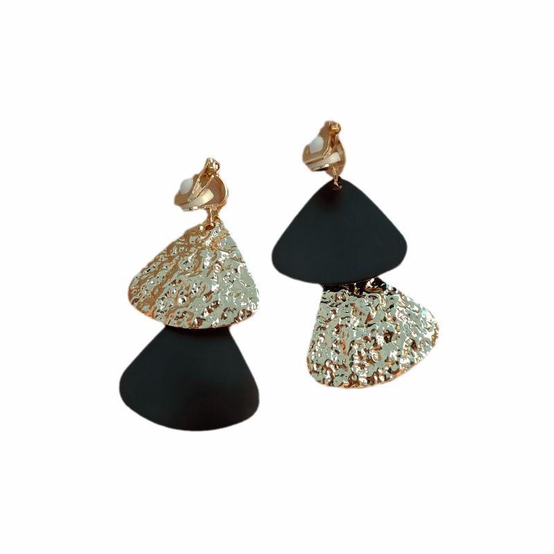 Painless Pearl Tassel Ear Clips for Women - Niche Design, No Piercing Required