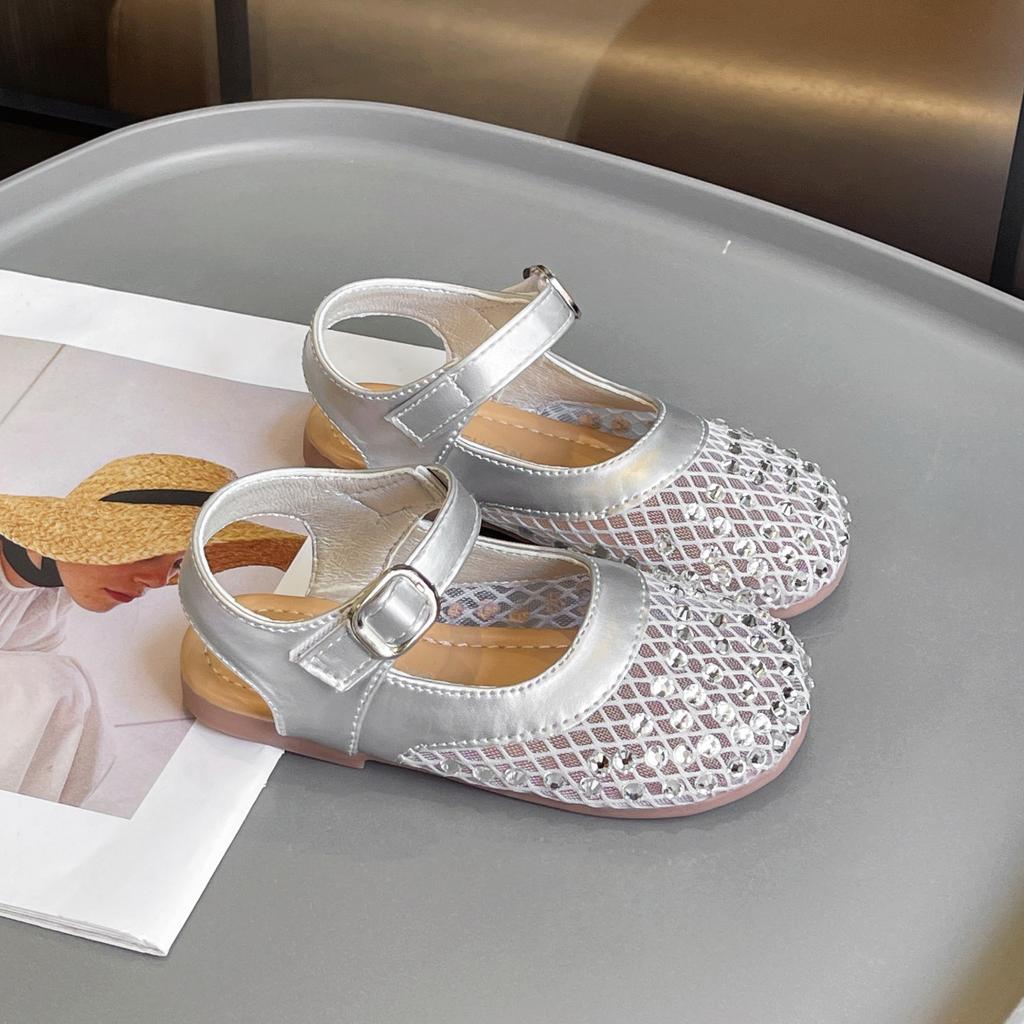Girls' summer sandals, new woven style, fashionable and comfortable with soft soles, closed-toe design, trendy and casual footwear for girls