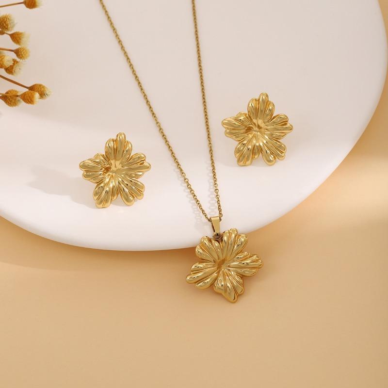 European and American Exquisite Irregular Luxury Creative Polygonal Geometric Leaf Texture Flower Love Earrings Necklace Set