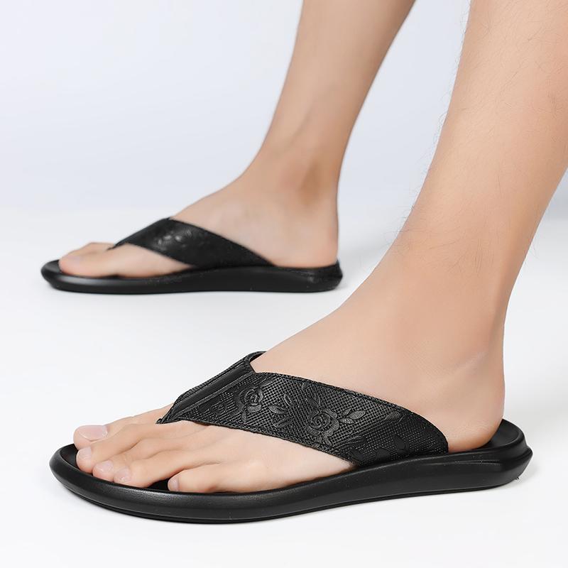 Mode Casual Mode Tofflor Män Halkfria Utomhus Strandskor Manlig Designer Ny Lyx Ko Läder Herr Flip-flops Sommar Herrsko