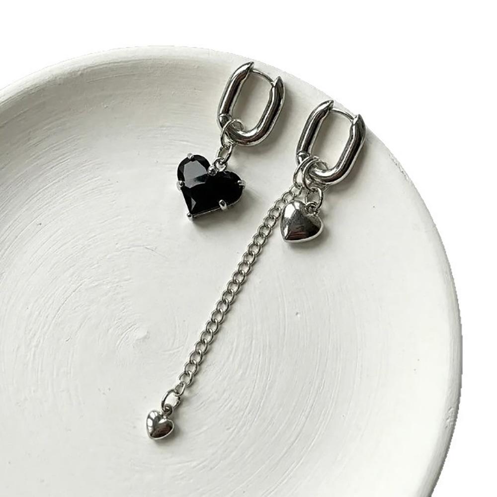 Nuovi Orecchini Pendenti Punk a Forma di Cuore di Pesca con Zirconi per Donna Asimmetrici Semplici alla Moda Geometrici Cerchiari Fibbia per Orecchio Gioielli Regalo 2026