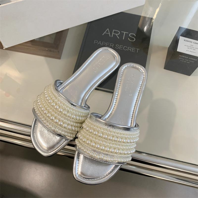 

French Internet celebrity temperament small fragrance evening wind pearl slippers women s summer wear 2025 new flat cool slippers soft 40