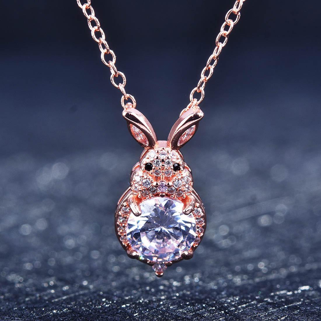 

BELLA BOX Рекомендация знаменитостей из Интернета Зодиакальный кролик Имитация муассанита Ожерелье Подходит для женской свадебной вечеринки Модные украшения розового золота