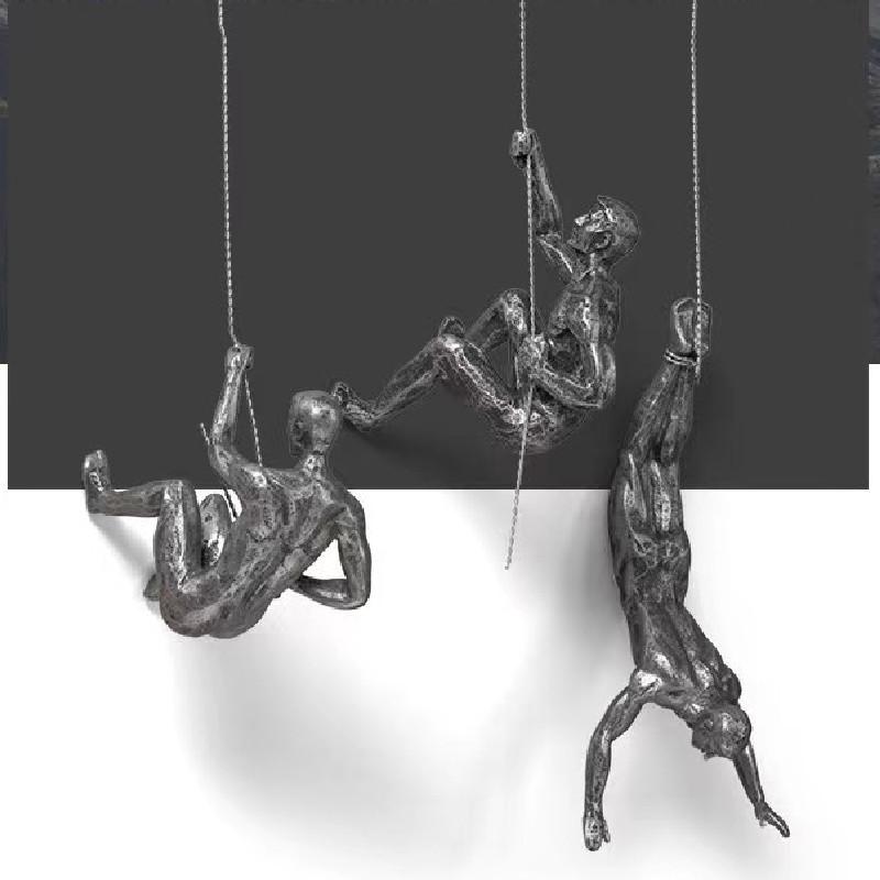 European Vintage Resin Wall Ornament With Climbing Figurines For Lounge And Dining Areas