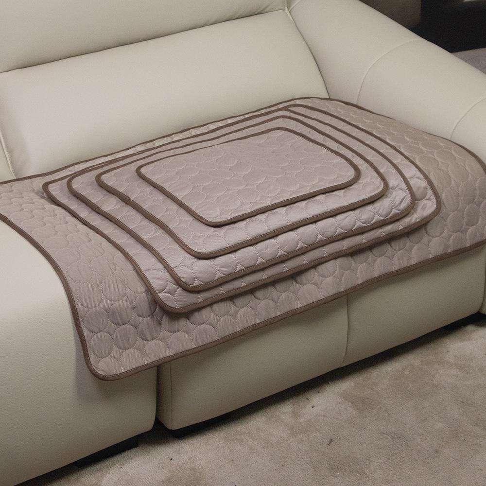 

Summer Ice Silk Cooling Mat for Pets - Breathable Pad for Cats and Dogs XS: 40x30cm