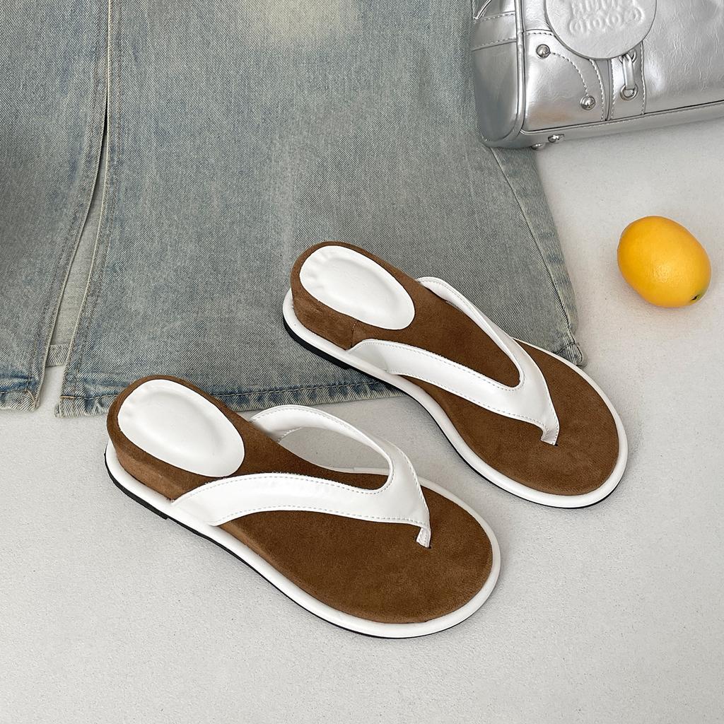 Popular black retro flip-flop heels slippers women's 2025 new summer wear with skirt non-slip French sandals