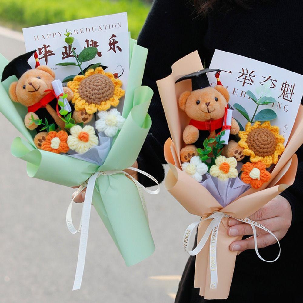 

Plush Graduation Flower DIY Hand-Knitted Flower New Bear Toy Graduation зелений