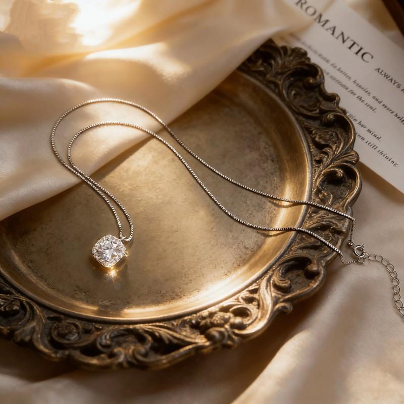Womens Small Square Sugar Zircon Clavicle Chain Light Luxury Versatile Necklace