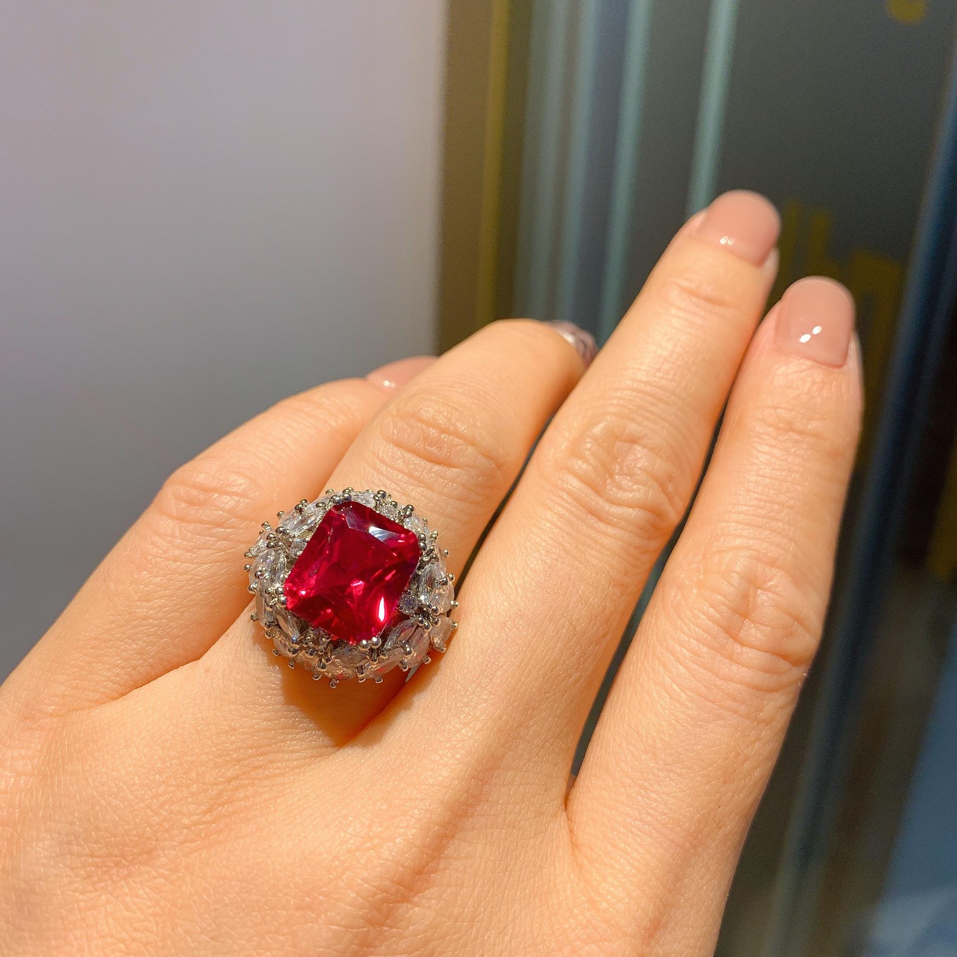 

Ювелирное кольцо Цвет Сокровище Популярный Темперамент Ювелирные изделия Ретро Кольцо Главный Камень 10 * 12