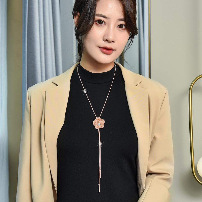 Versatile Stylish And Long Flower Pendant Sweater Necklace For Women In Colors Multiple