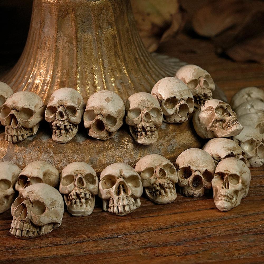 Resin Skull Decoration Halloween Mini Skull Figurine Set for Table Decor Haunted House Props Micro Landscape Resin for Dollhouse