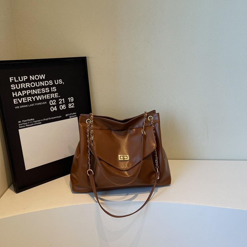 Large-capacity bag women's winter new leisure chain shoulder messenger bag simple class commuter tote bag