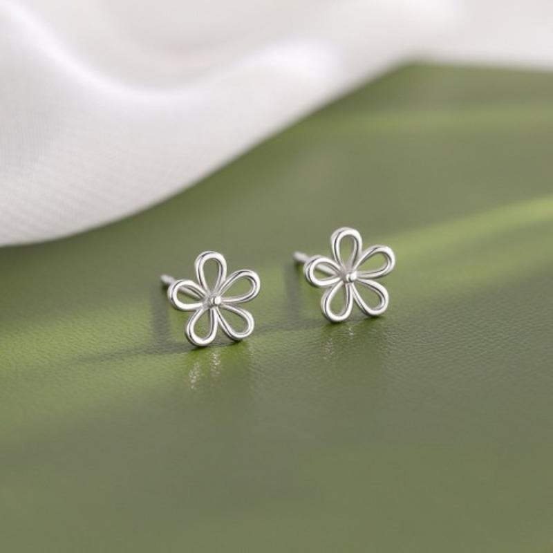 Zircon Stud Earrings - Cloud-shaped Rose Heart Earrings for Women. High-end, Versatile Ear Accessories with A Touch of Sophistication and Luxury.