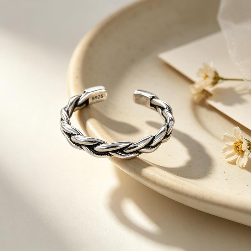 Retro Woven Twist Silver Band: Unique, Simple Open-Ended Crossed Finger Ring for Women