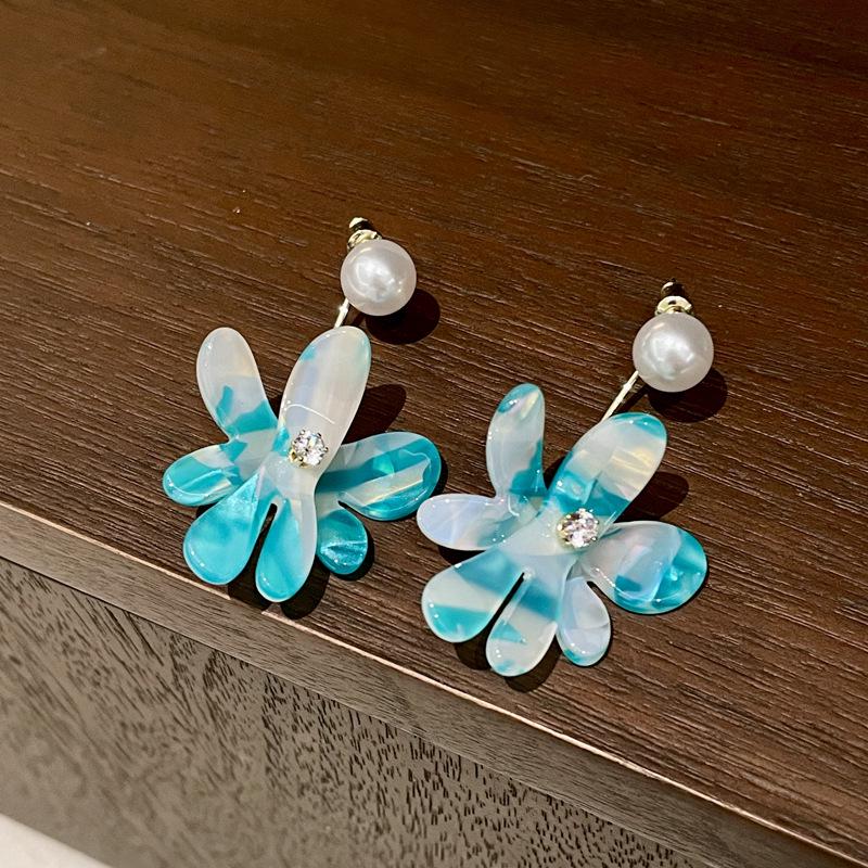 Vintage Blue Glass Bow Earrings - Retro Design Ornament