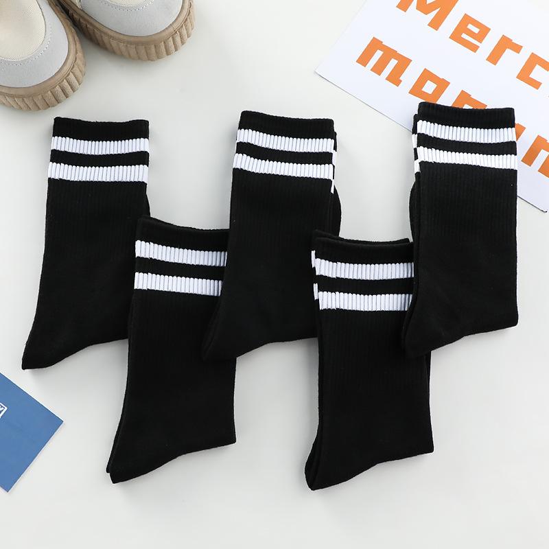 

Женские осенне-зимние новые полосатые спортивные высокие хлопковые носки в стиле преппи 1 pair чёрный