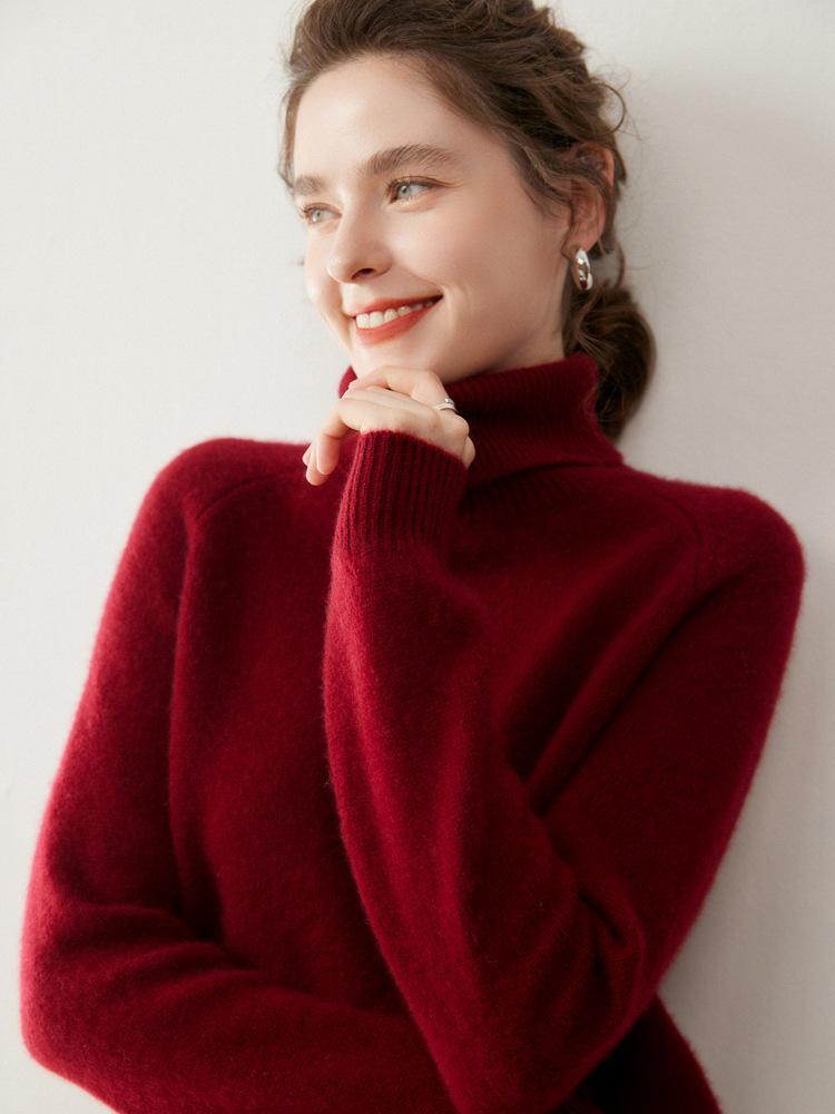 Women's Thickened Cashmere High-Neck Sweater - Autumn/Winter Knitted Loose Base Layer for a Cozy, Relaxed Style