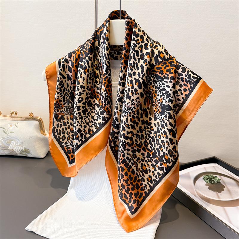 Vintage 70*70Cm Foulard High Quality Silk Leopard Print Headwear Female Accessories Fashion Neckerchief Bandana Hair Wrap Hijab