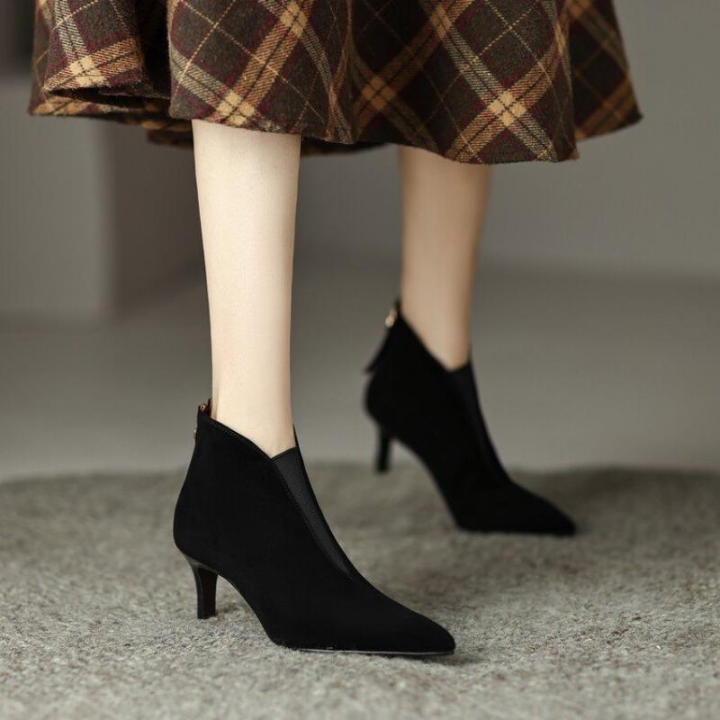 Scarpe a punta, Stivali con tacco basso, Scarpe da donna, Nuovo stile, Tacchi alti, Stivaletti alla caviglia