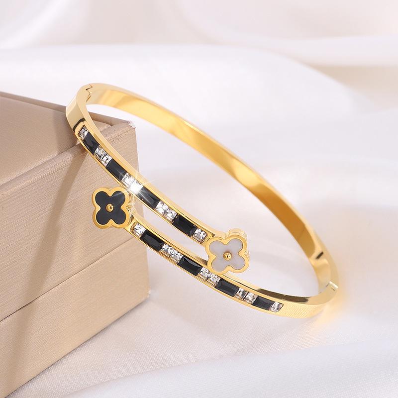 Starry Sky Silver Titanium Steel Bracelet for Women - High-End, Versatile, Full Diamond, Non-Fading Fashion Accessory