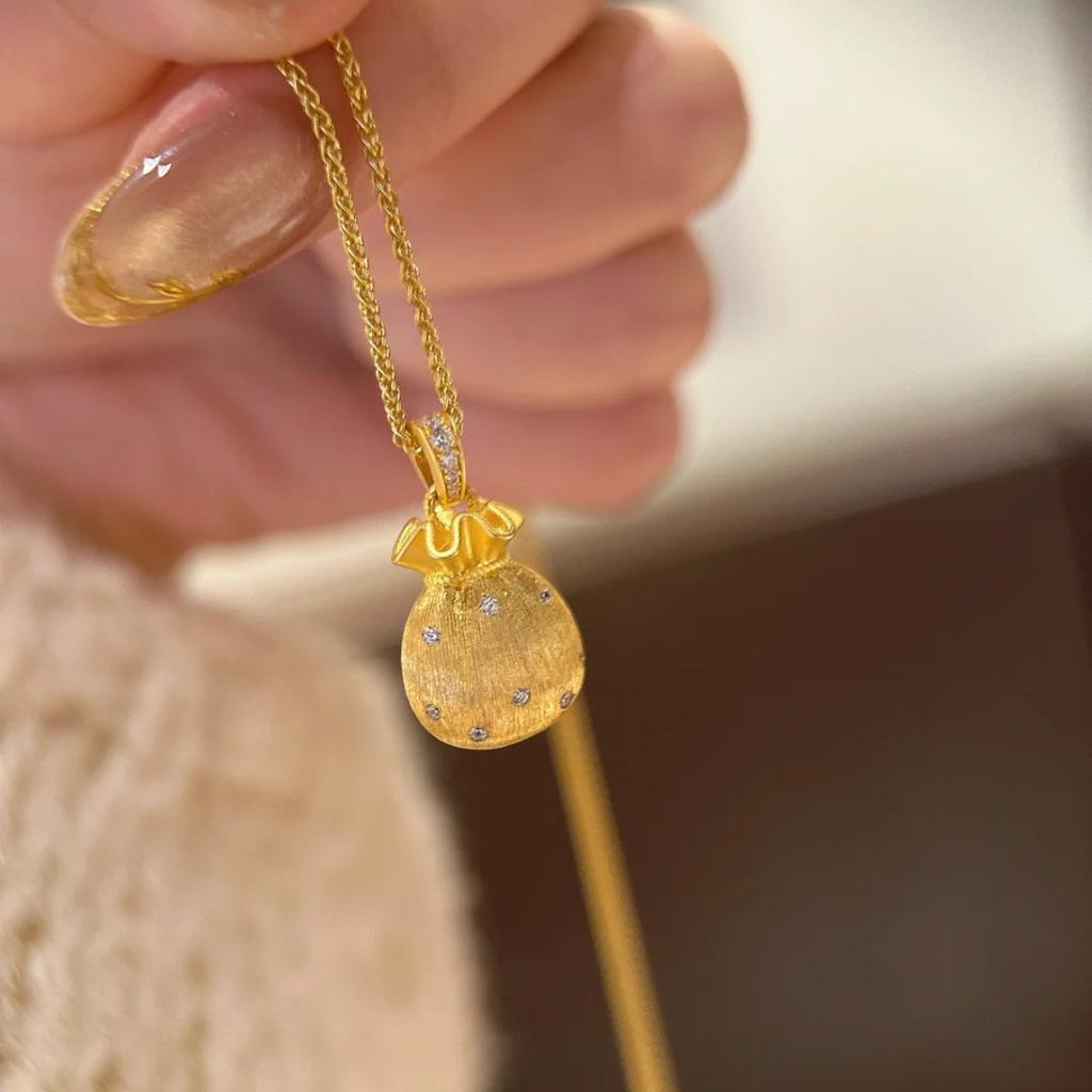Full of Luck, Gold Brushed Lucky Bag Necklace, New Chinese Light Luxury Exquisite Collarbone Chain Jewelry