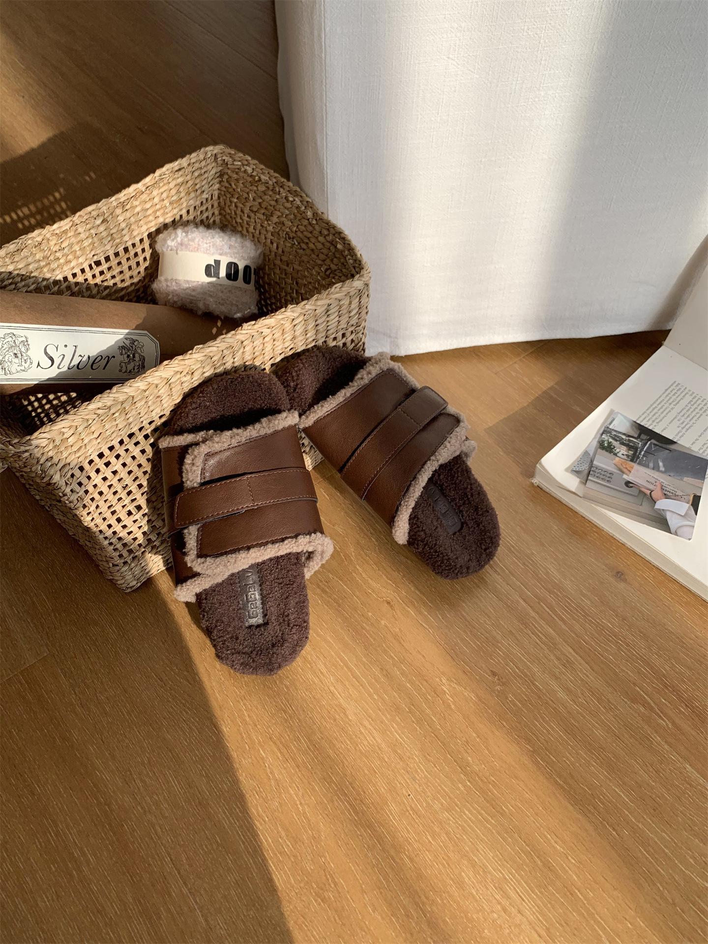 

Французские ретро Мори толстоподошвенные тапочки-пирожки из овечьей шерсти для женской осенне-зимней носки 2025 осенние бархатные утолщенные хлопковые тапочки 39