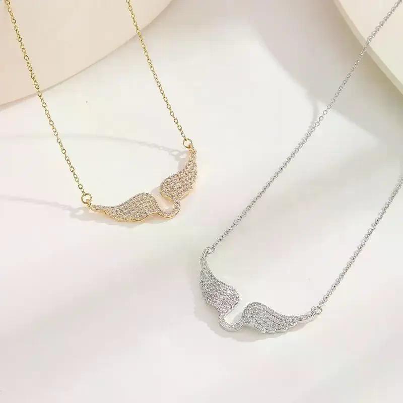 Collana con Ala d'Angelo da Donna Incastonata di Diamanti alla Moda Temperamento Catena per Clavicola in Acciaio di Titanio All-match