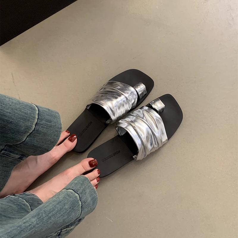 Korean set of toe one-word cool slippers female summer wear French retro fairy wind vacation half-drag flat-bottomed beach shoes