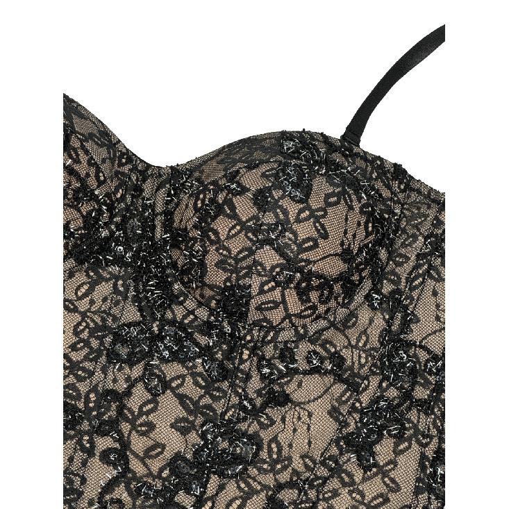 Corsetti, abbigliamento da donna alla moda ed elegante