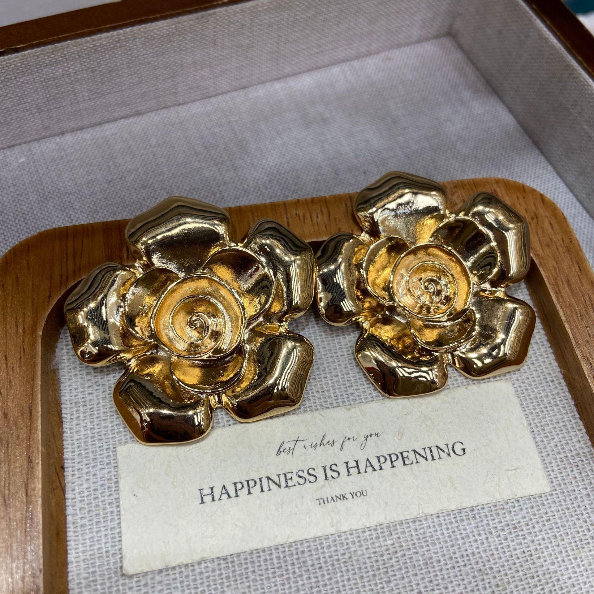 Personality Creative Flower Earrings Personality Camellia Personality Simple High-End Gold And Silver Stud Earrings Women