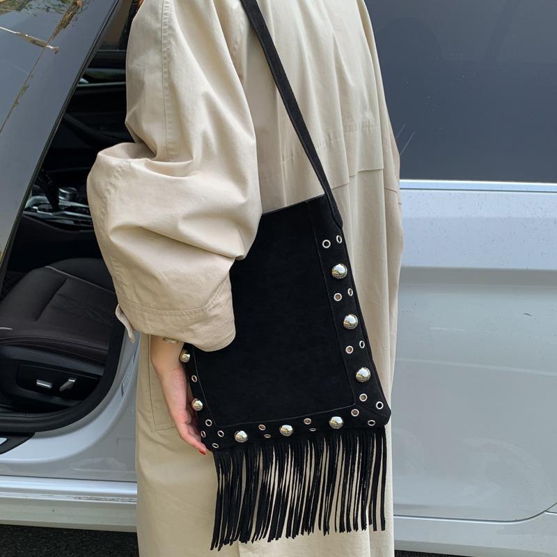 Small Square Bag Women's New Niche Fashion Rivet Fringed Bag Single Shoulder Messenger Bag
