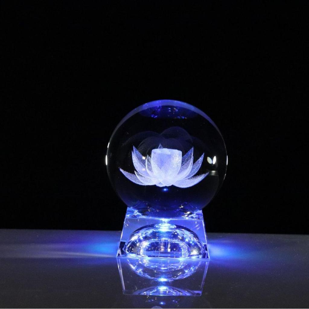 Crystal Handicraft Decorative Lotus Sphere - Inner Carved Ornament for Attracting Good Fortune.