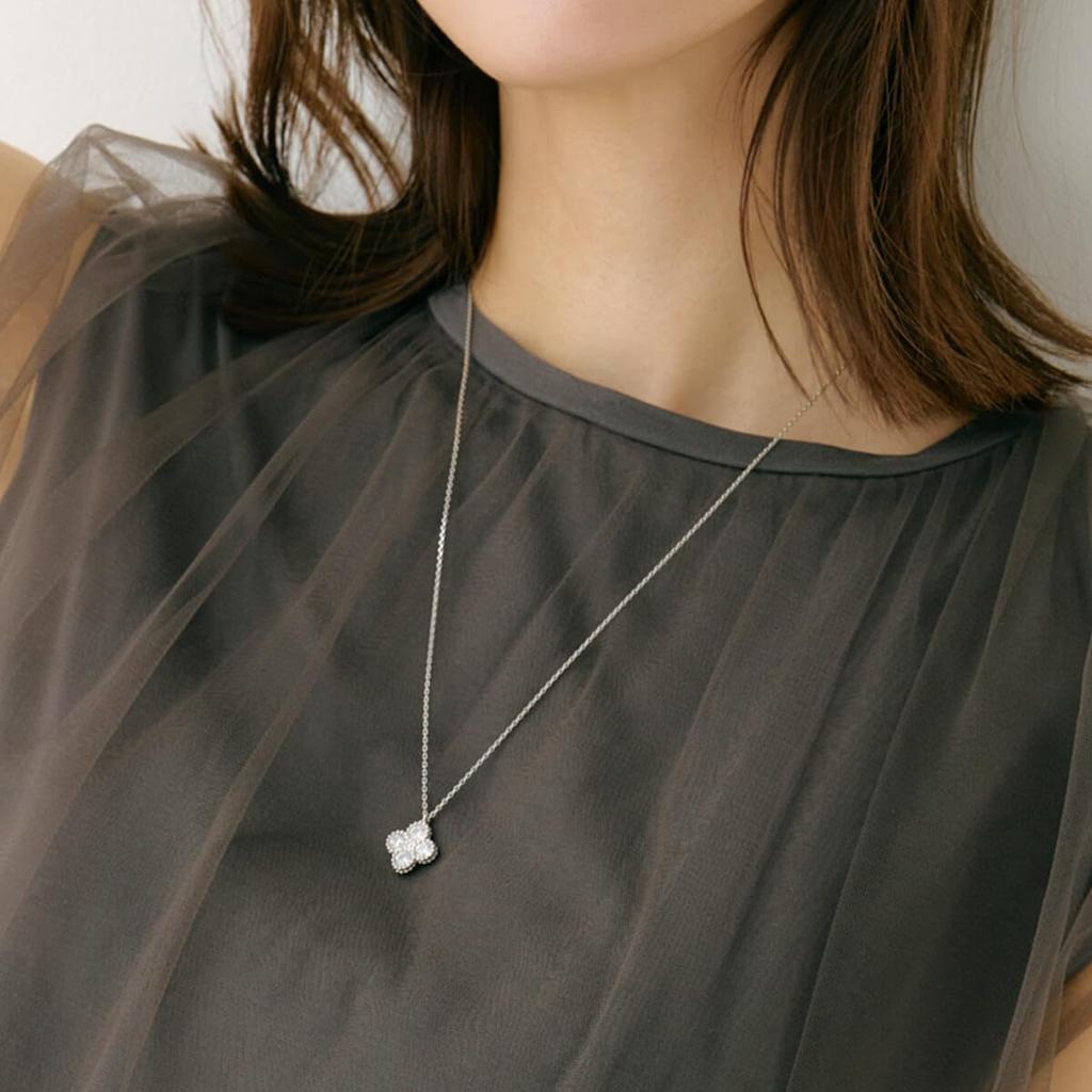 Magnetic Necklace Clover Necklace Silver Free Size [Rielly] (Length Approx. 60cm)