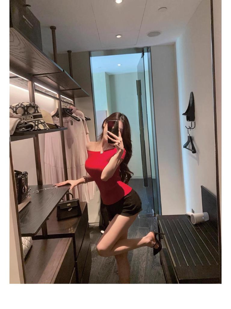 Director Du's Simple & Charming Summer Knitted One-Shoulder Slim-Fit Korean Style Women's Top