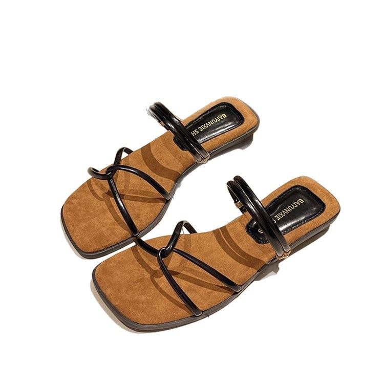 Beautiful sandals women's summer wear 2025 new retro with skirt thick heel open toe word with two wear cool slippers