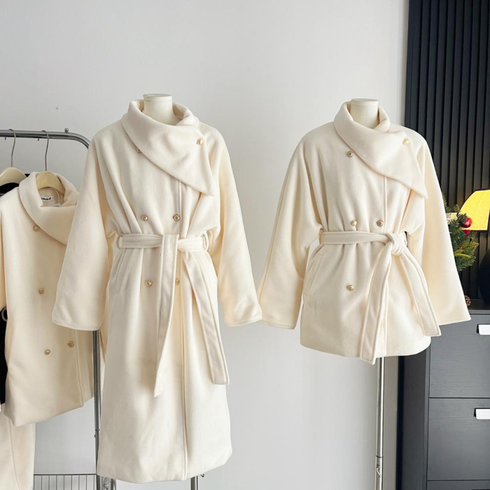 Xin Xing Women's Multi-color Tweed Wool Overcoat with Gold Buttons & Thin Belt – Winter 2024 Collection