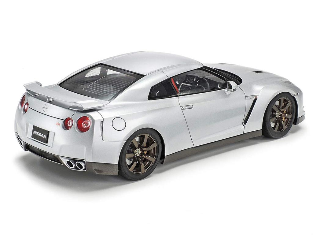Tamiya Sports Car Series 300 Nissan Plastic Model 24300 1/24 No. GT-R
