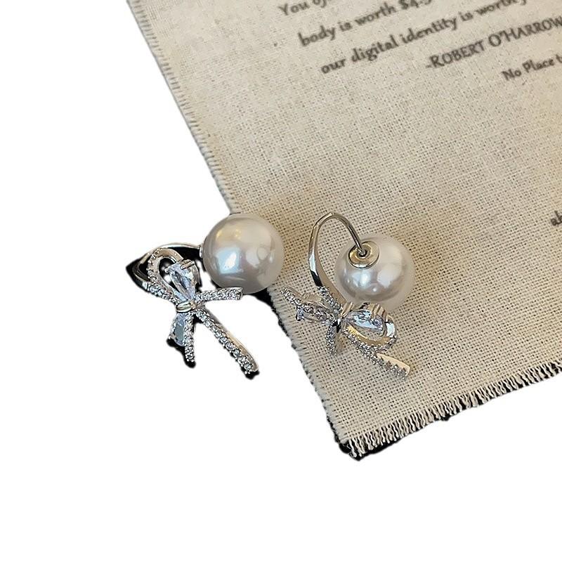 Light Luxury High-End Full Zirconium Bow Pearl Stud Earrings Women'S Gentle Niche Fashion Personality Versatile Earrings