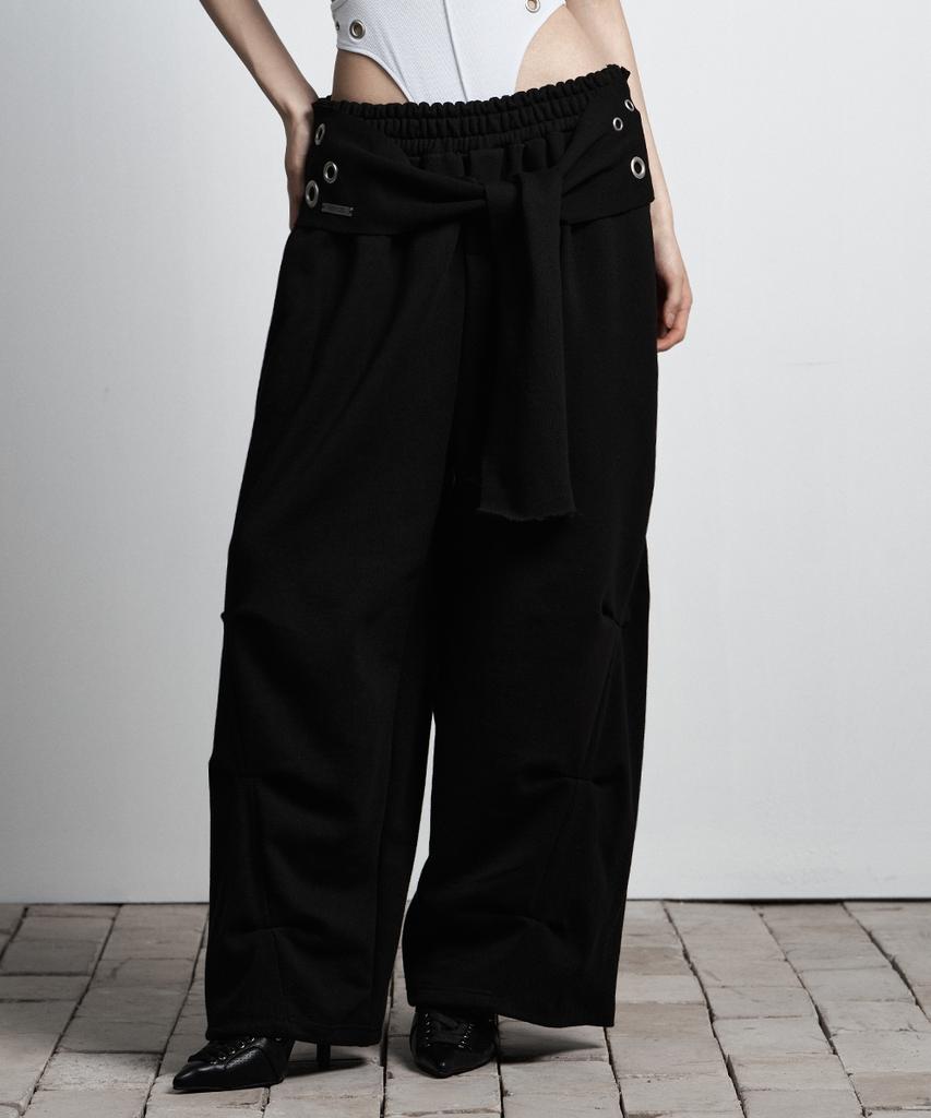 Aejeuyua Tie Belt Sweatpants Black