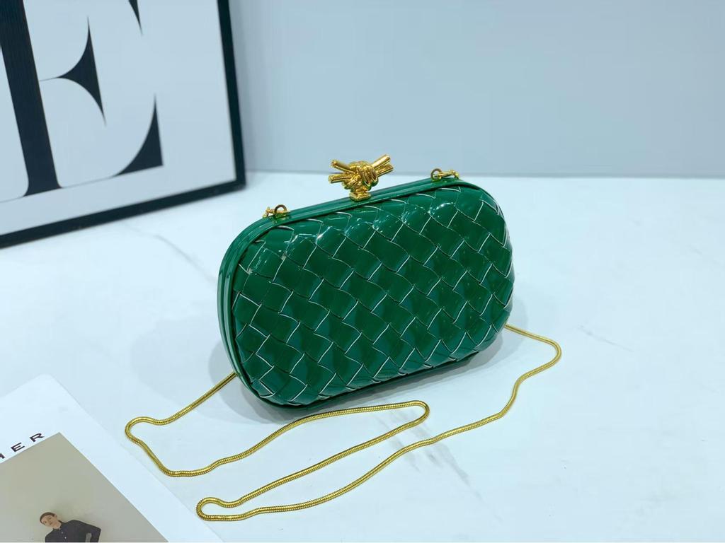 Elegant Luxury Evening Woven Chain Clutch - Women's High-Style Shoulder Bag
