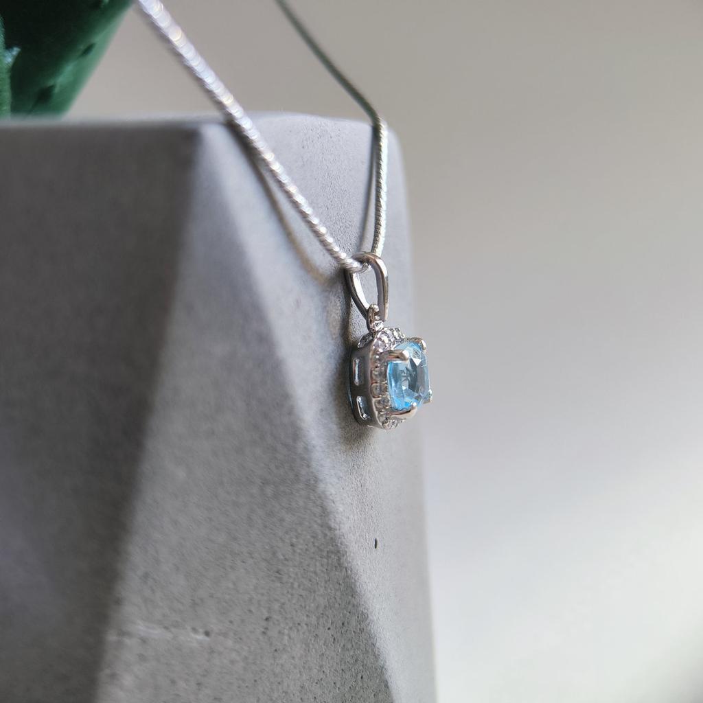 Серебряная подвеска с топазом 1.449ct, фианитами (2206811)
