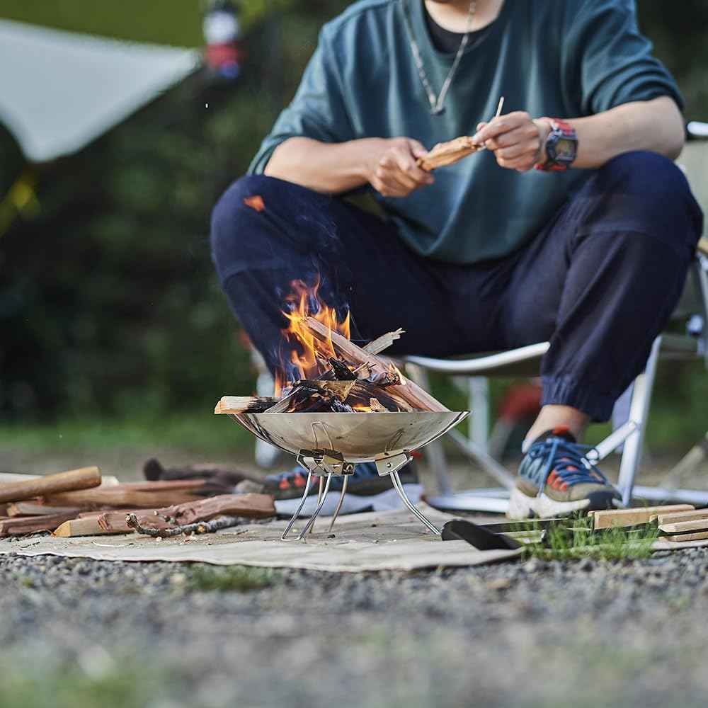 Coleman Fireplace Sheet, Approx. 80 x 80 cm, for Outdoor Camping, BBQs, and Outdoor Fires, Flame-Retardant, Heat-Resistant, with Pegs