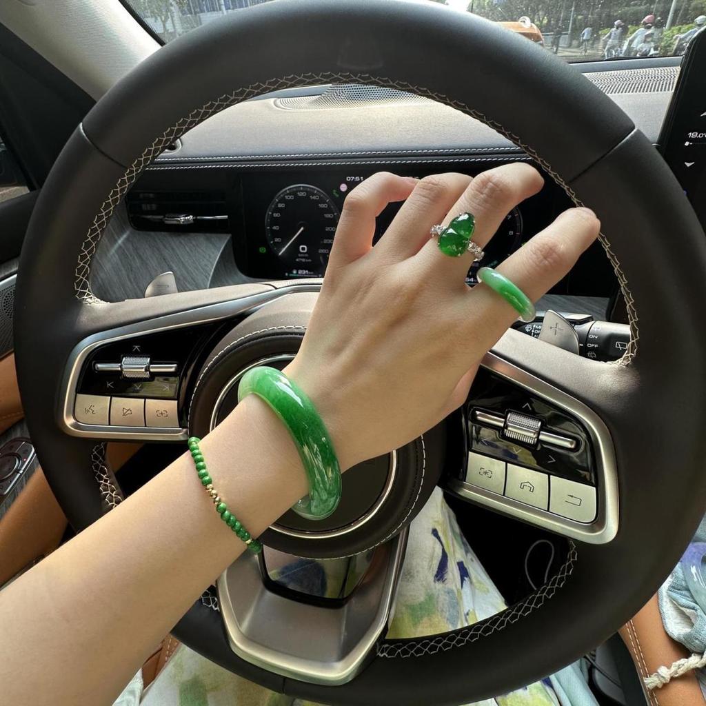 Young Master Mu 'Gaining Green Mountains' Imperial Green Jade Bracelet - Old Pit Full Green Ice Seed Jade